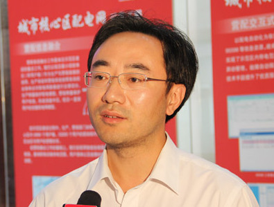 天津城南供電分公司運(yùn)維檢修部副主任周仁接受人民網(wǎng)天津視窗采訪。（攝影：崔新耀）