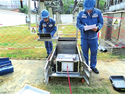 廣西電網(wǎng)桂林供電局研制新型多功能手推車(chē)助基層減負(fù)