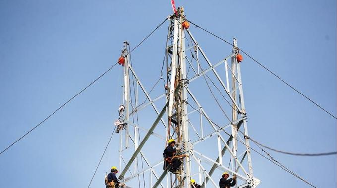 伯陽(yáng)—潁州500千伏線路工程全面組塔