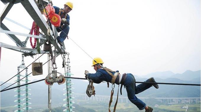 加緊建設(shè)安徽寧國(guó)至黃山吳川變電站220千伏輸電線路