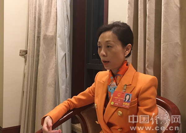  兩會代表議新能源汽車增長的“絆腳石”  推動新能源汽車產業(yè)發(fā)展