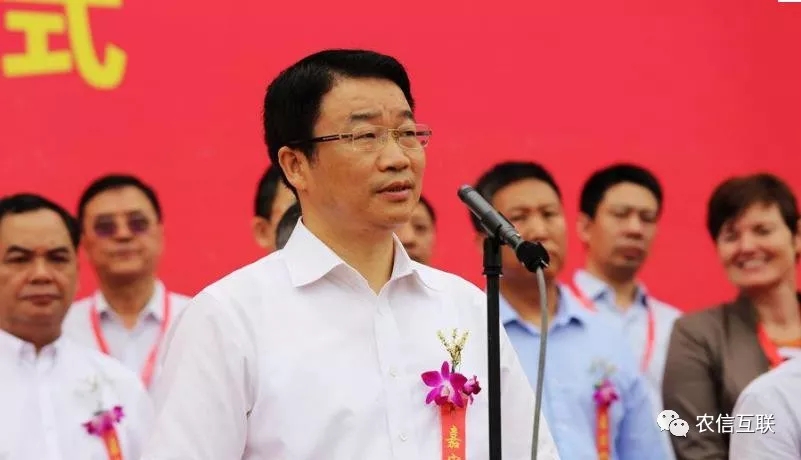 當前，互聯網技術正在加速向農業(yè)農村延伸和滲透，在農業(yè)技術推廣、市場信息服務、農業(yè)農村電子商務、精準脫貧等方面已經取得了顯
