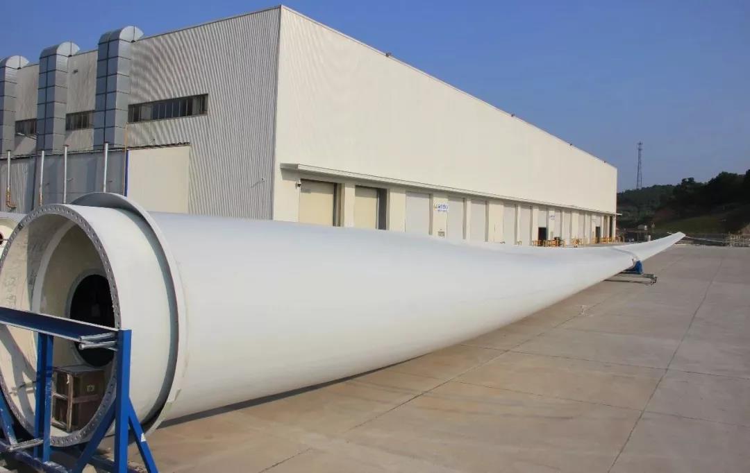 72米長、LCOE最低！國內(nèi)首款海陸兩用風(fēng)電葉片成功下線