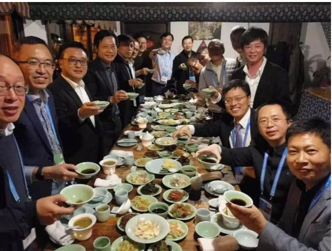 互聯(lián)網(wǎng)大佬的頂級飯局都吃啥？網(wǎng)友：看到了生態(tài)農(nóng)業(yè)的明天！