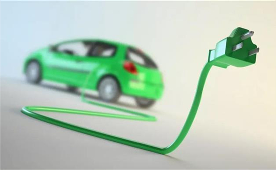 電動車市半年考：“占號車”成為棄子，插混風(fēng)頭正勁