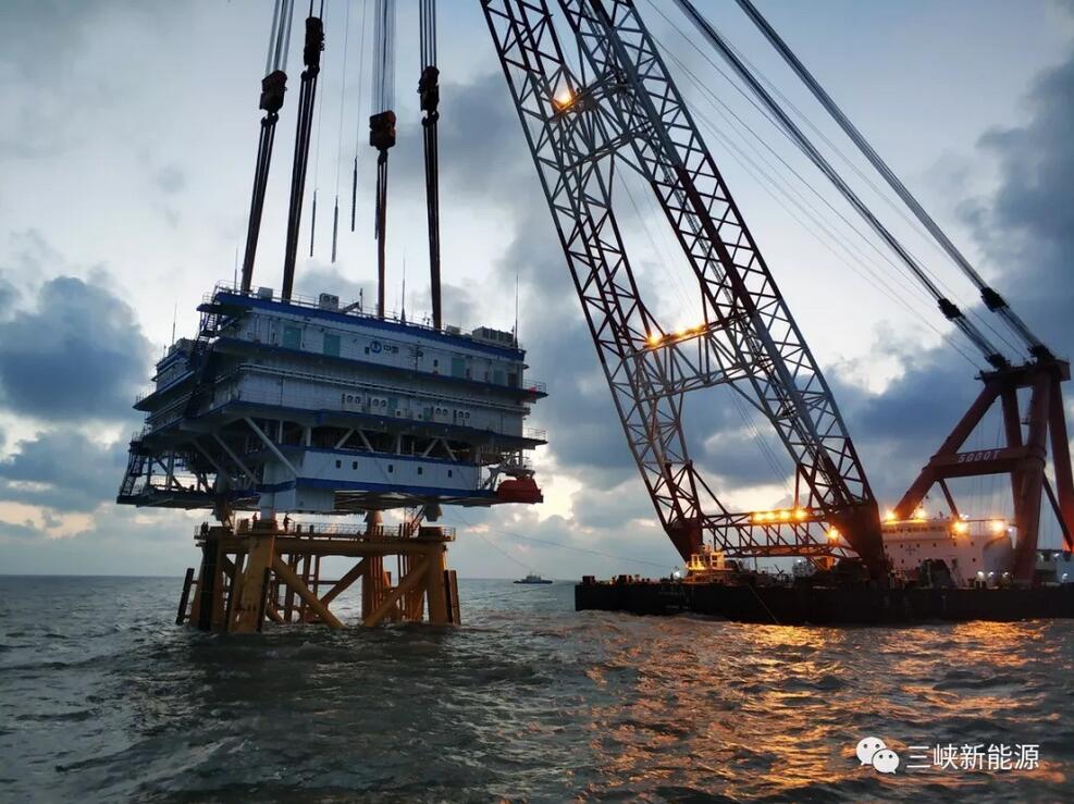 江蘇大豐300兆瓦海上風(fēng)電項目升壓站吊裝