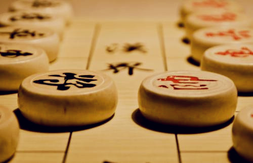 決勝新能源車(chē)：價(jià)格拖死戰(zhàn)、輿論聲量戰(zhàn)、產(chǎn)業(yè)兼并戰(zhàn)