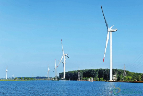 安徽首個(gè)標(biāo)準(zhǔn)湖面風(fēng)電場發(fā)電超40億