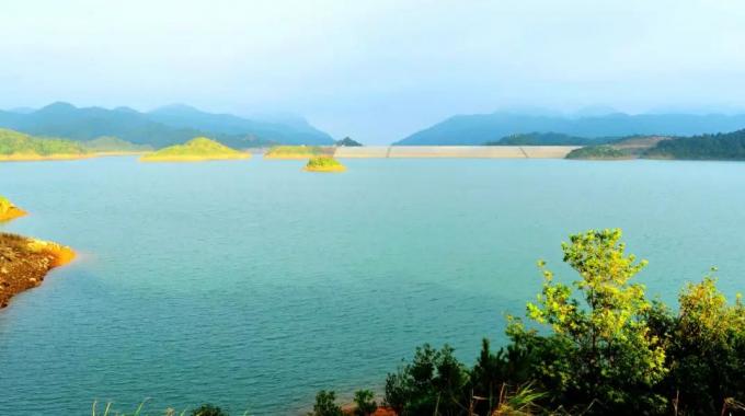 廣東惠州抽水蓄能電站（建成）  惠州抽水蓄能電站位于廣東省惠州市博羅縣，是廣東省內(nèi)興建的第二座大型抽水蓄能電站，是“西電東送”的必要配套工程。