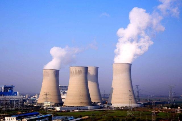 我國的火電廠燃燒一噸的煤礦，能產(chǎn)生多少電量？